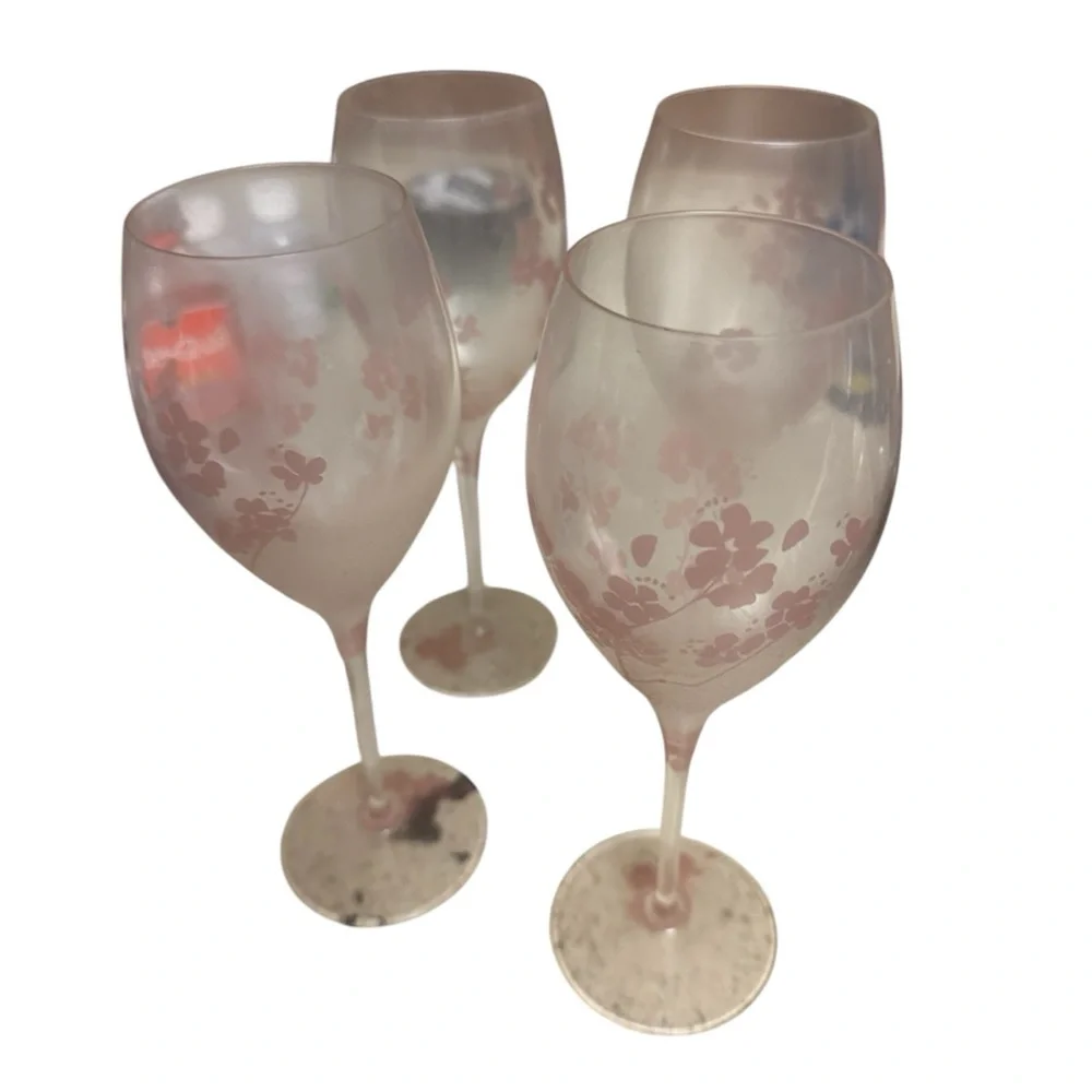 Wine/Champagne bundle Wine display, wine glass rack & 4 Laurent Perrier glasses